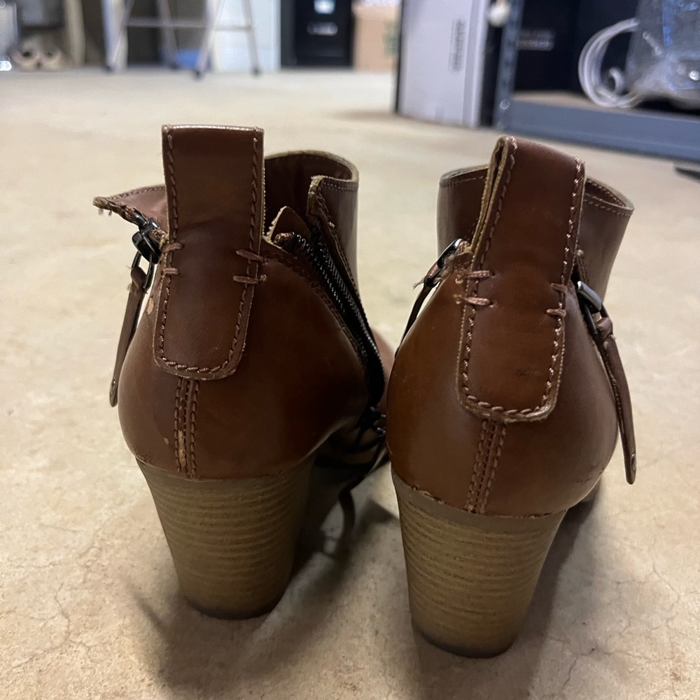 Brown booties - Picture 3 of 4